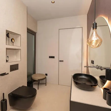 Malia Trogir